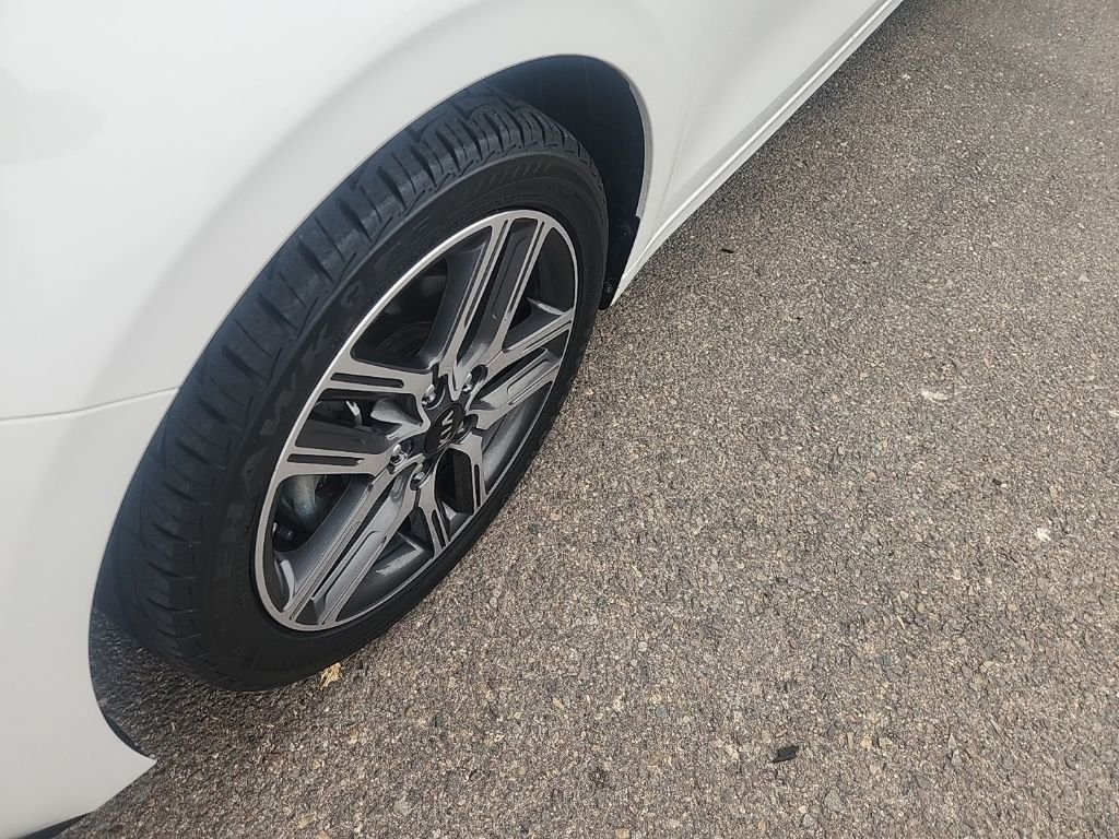 Used 2019 White Kia S image 7