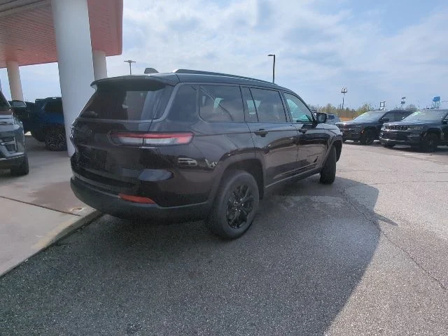 New 2026 Black Jeep Altitude image 32