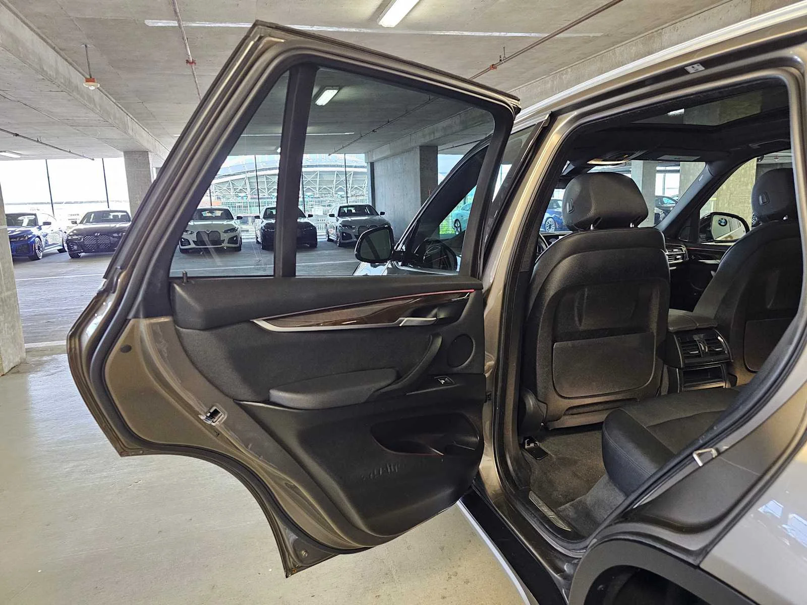 Used 2017  BMW xDrive35d image 24