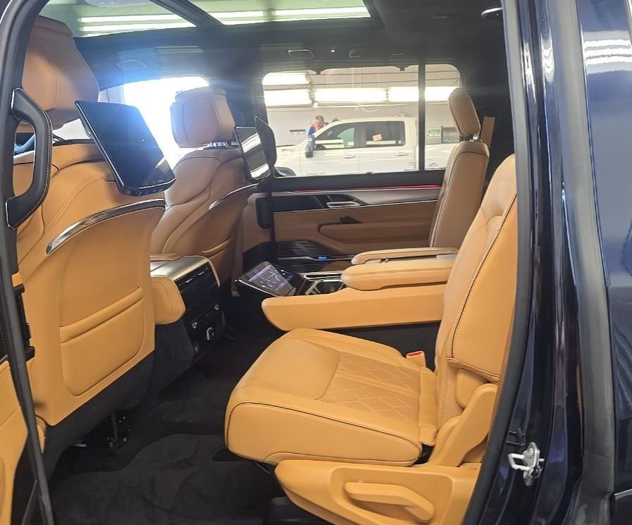 Used 2022 Black Jeep Series III image 11