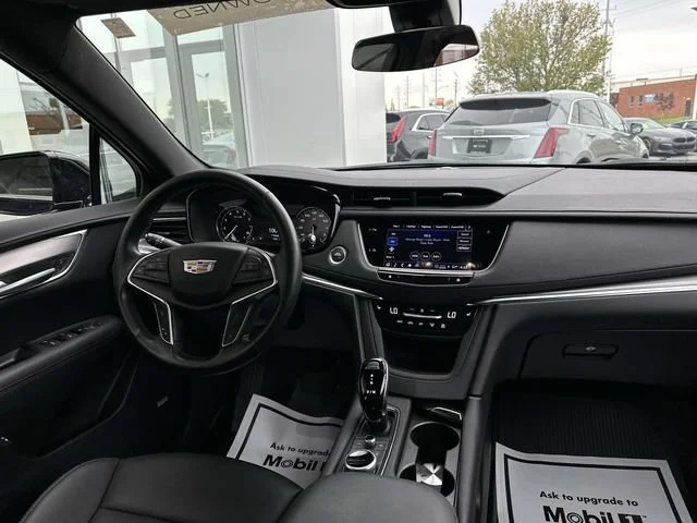 Certified Used 2025 Stellar Black Metallic Cadillac Luxury image 31