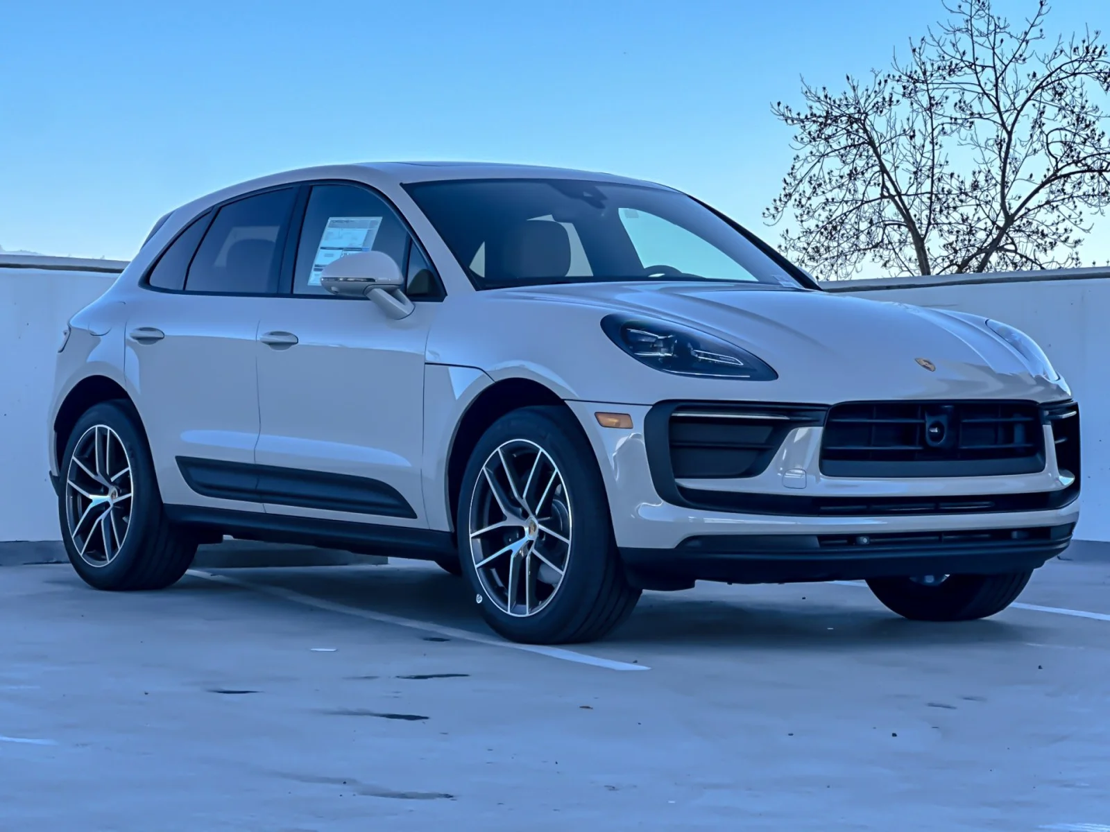 2026 Porsche Macan - Photo 10