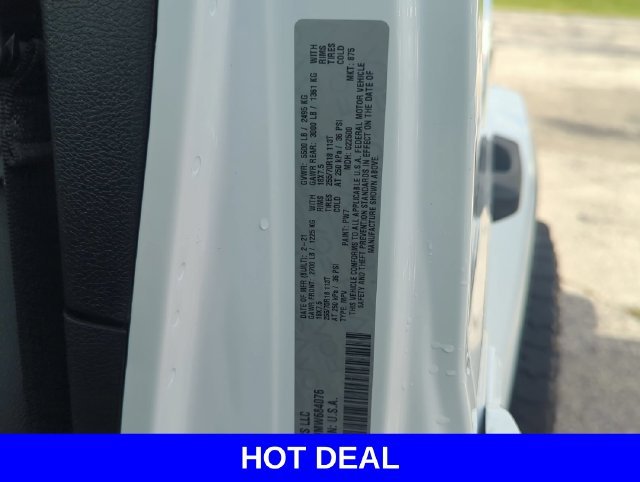 Used 2021 White Jeep Unlimited Sahara Altitude image 29