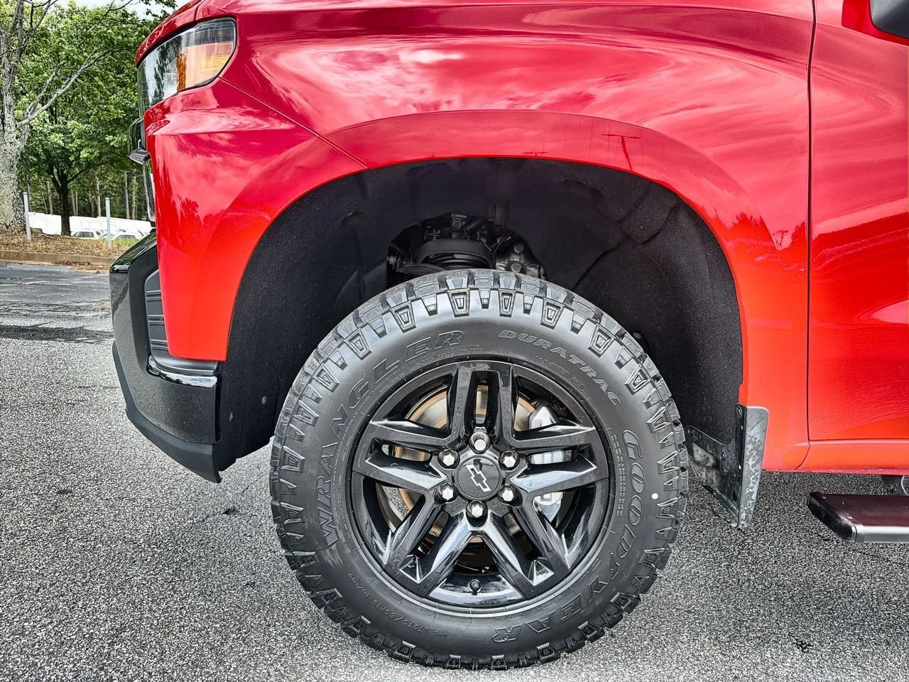 Used 2021 RED HOT Chevrolet Custom Trail Boss image 28