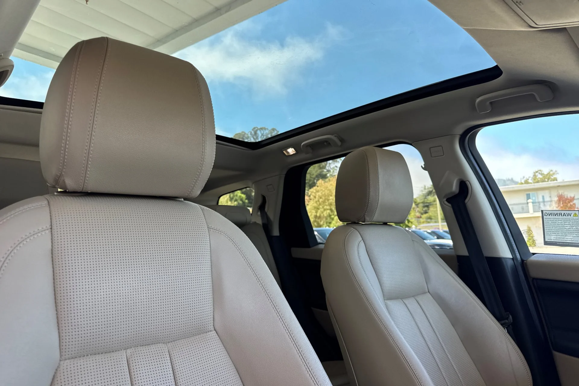 Used 2019 Narvik Black Land Rover HSE image 19