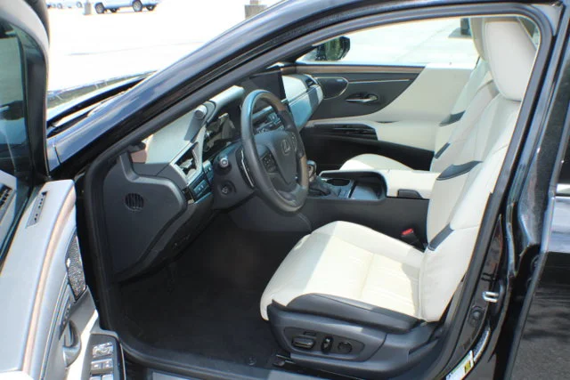 Used 2024 Obsidian Lexus ES 350 Ultra Luxury image 13