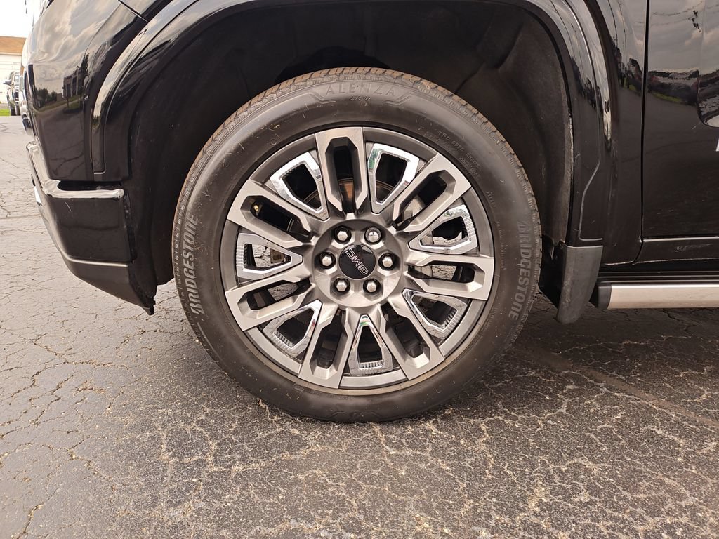 Used 2023 Onyx Black GMC Denali Ultimate image 10
