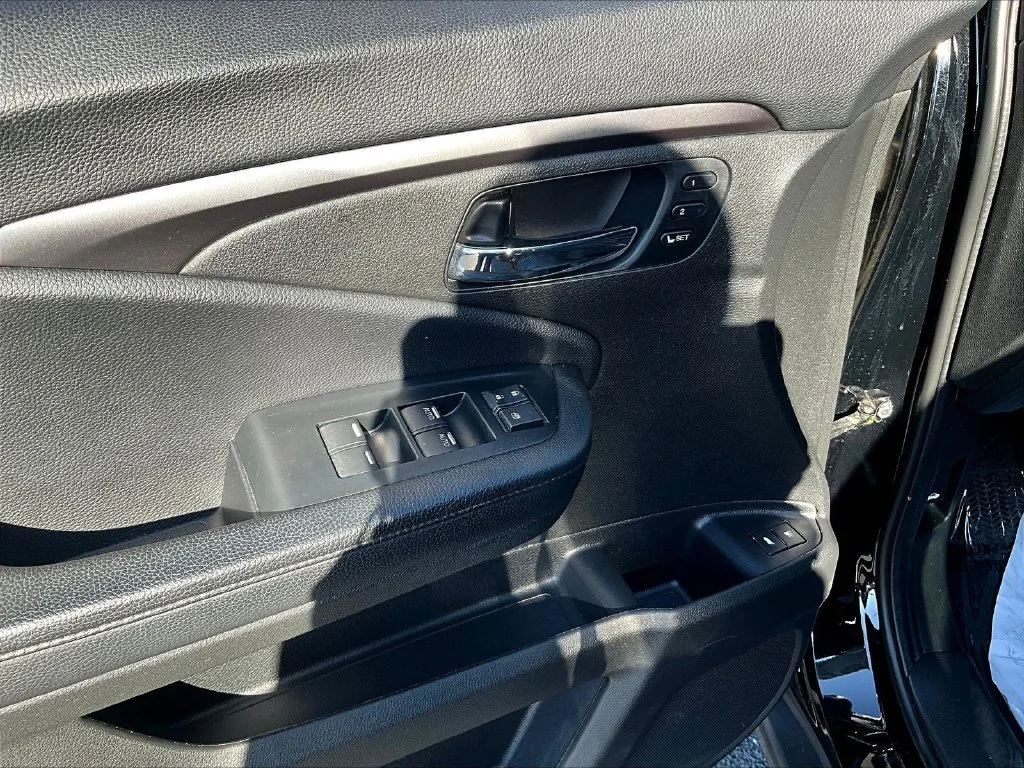 Used 2022 Black Honda Special Edition image 19