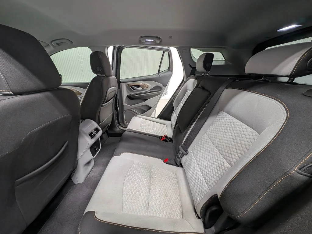 Certified Used 2018 Quicksilver Metallic GMC SLE image 12