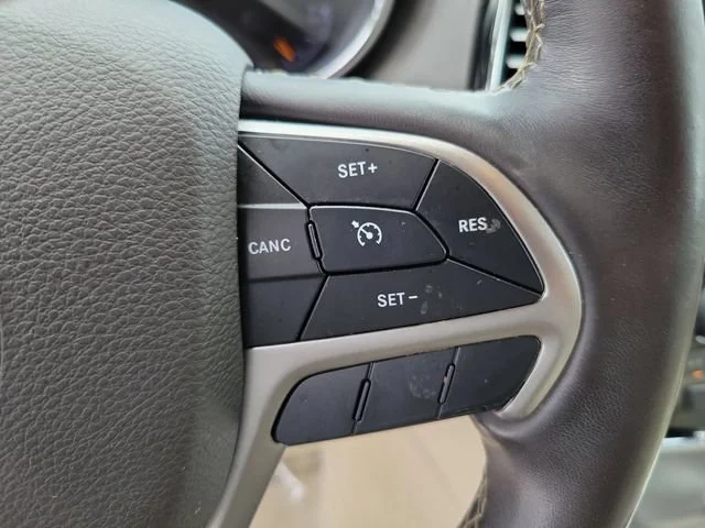 Used 2020 Black Jeep Overland image 29