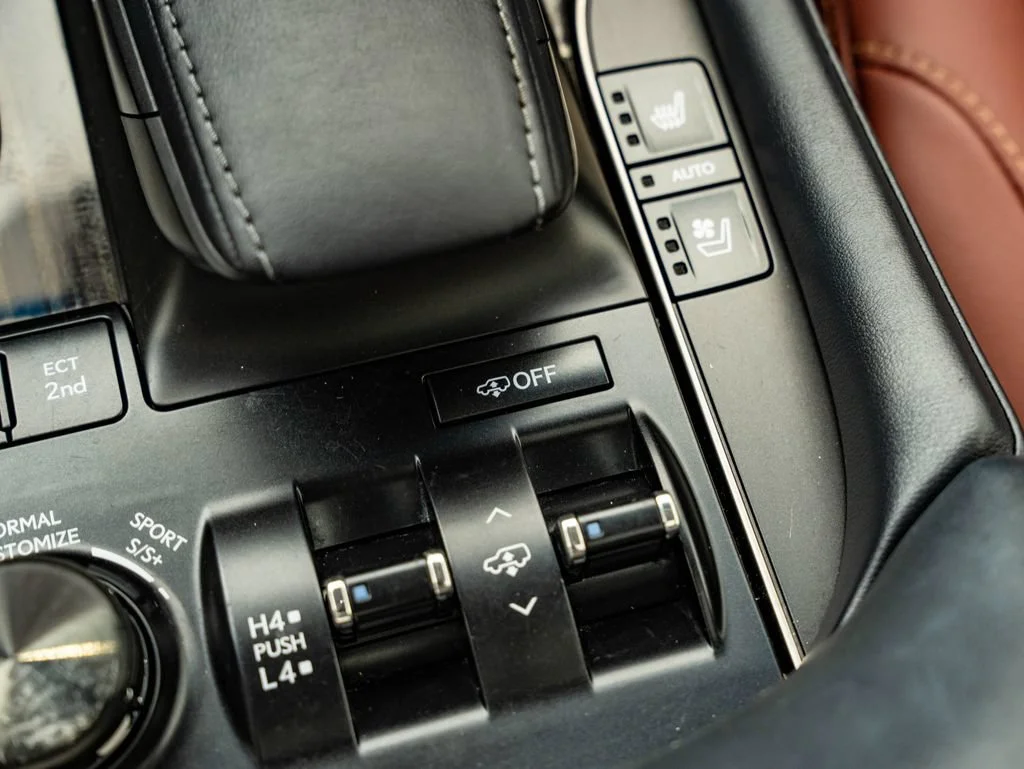Certified Used 2021 Atomic Silver Lexus 570 image 42