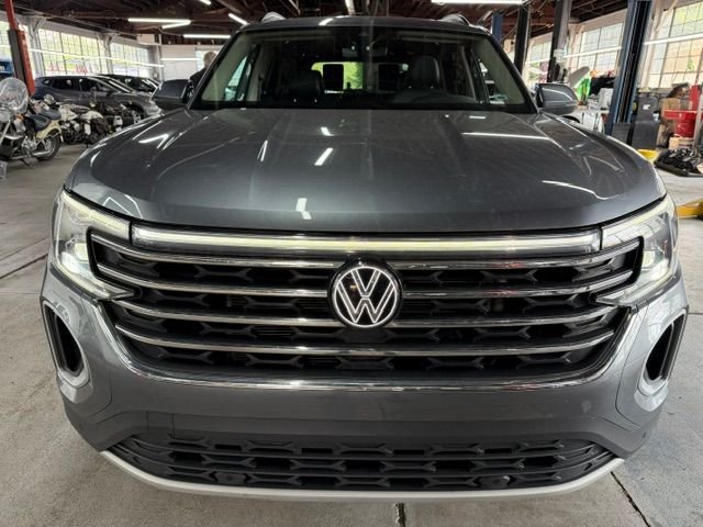 Used 2024 Gray Volkswagen 2.0T SE w/Technology image 5