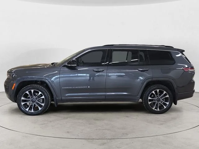 Used 2023 Gray Metallic Jeep Overland image 2