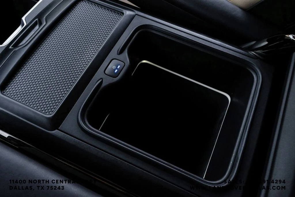 Certified Used 2024 SV Bespoke Match to Sample in Gloss Finish Land Rover Autobiography image 25