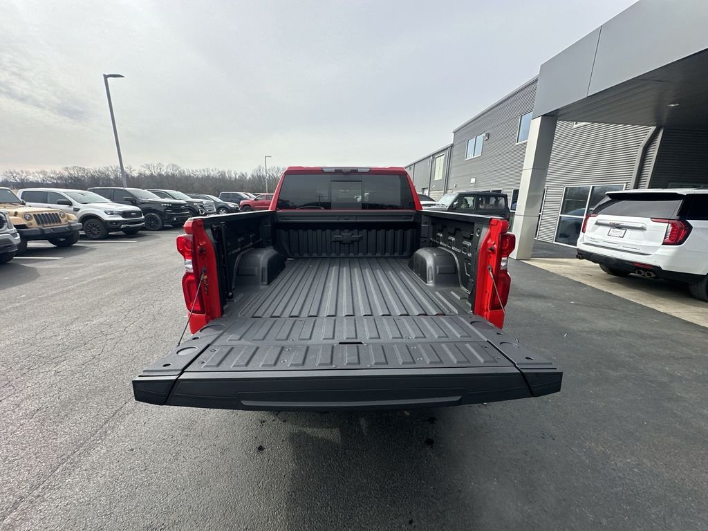 Used 2025 Red Chevrolet ZR2 image 30