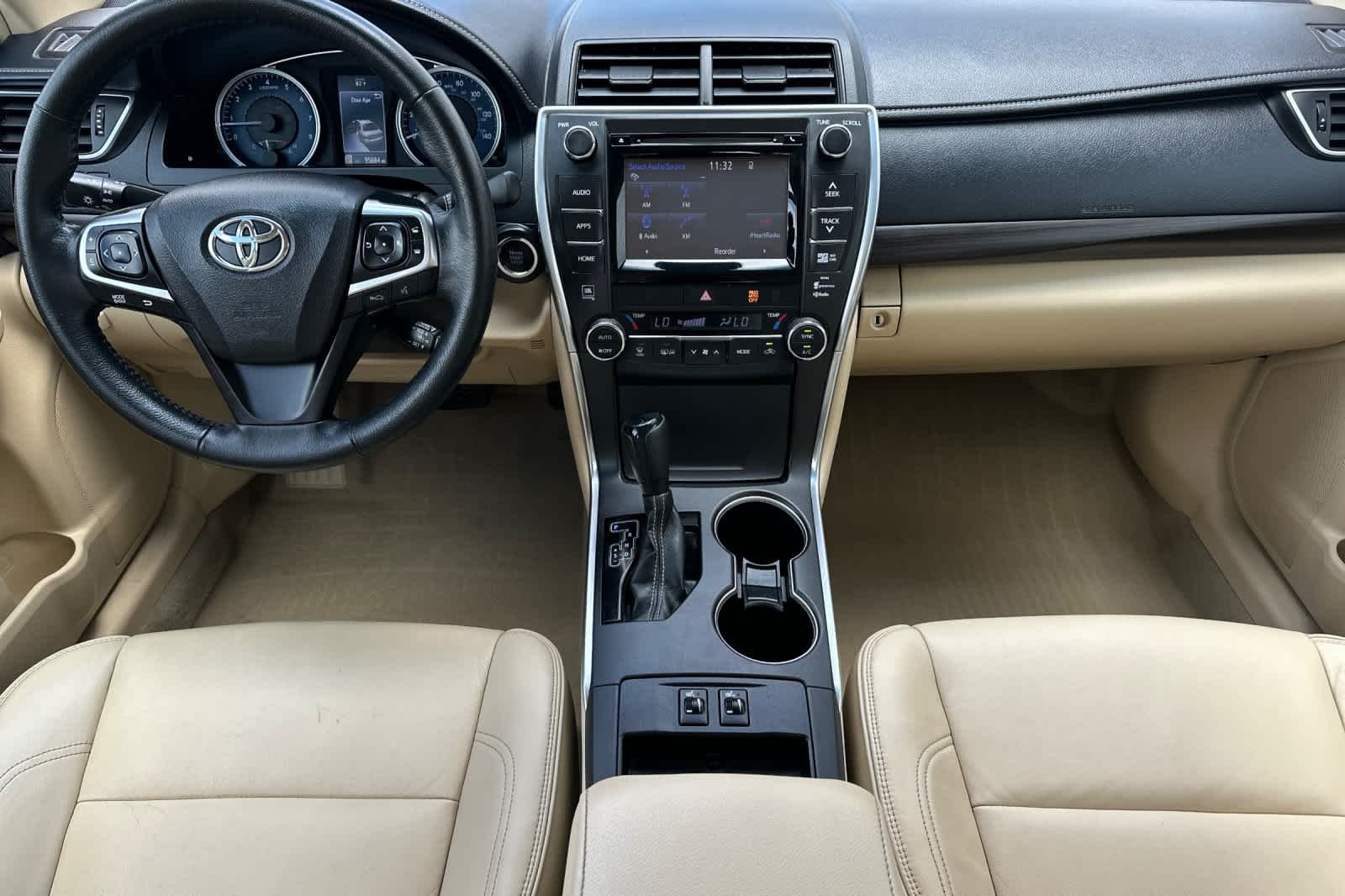 Used 2015 Blizzard Pearl Toyota XLE image 13