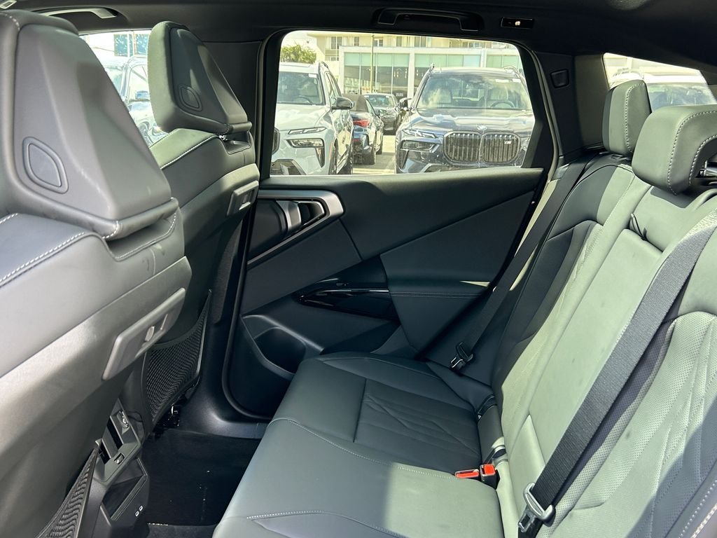 New 2026 Dark Graphite Metallic BMW 30 xDrive image 31