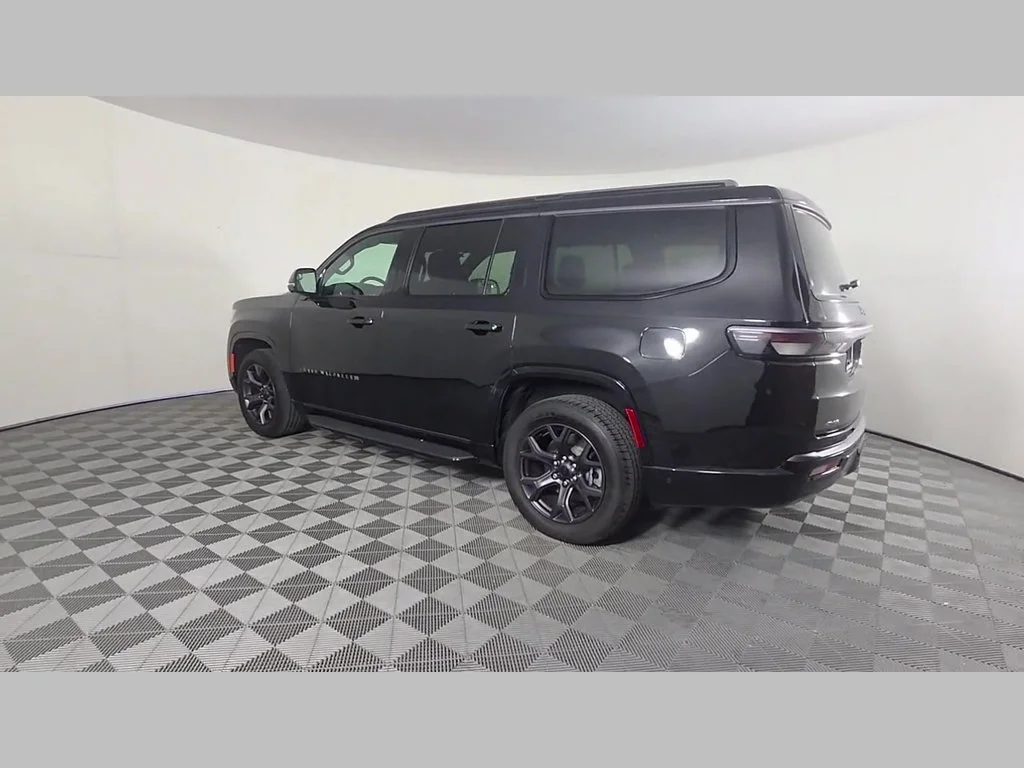 New 2026 High Gloss Black Exterior Paint Jeep Limited Altitude image 32