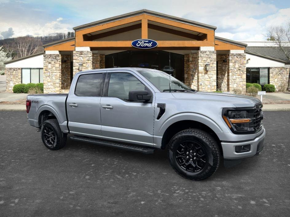 New 2026 Iconic Silver Metallic Ford XLT image 3