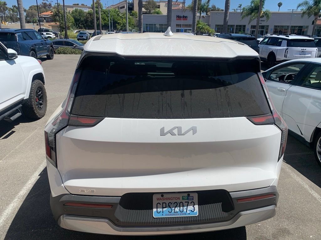 Certified Used 2024 Snow White Pearl Kia Light Long Range image 7