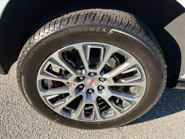 2026 GMC Yukon XL Denali - Photo 17