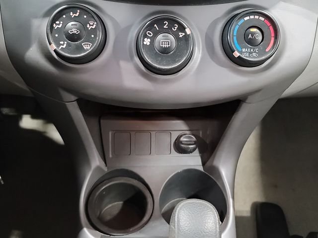 Used 2008 Classic Silver Metallic Toyota Base image 27