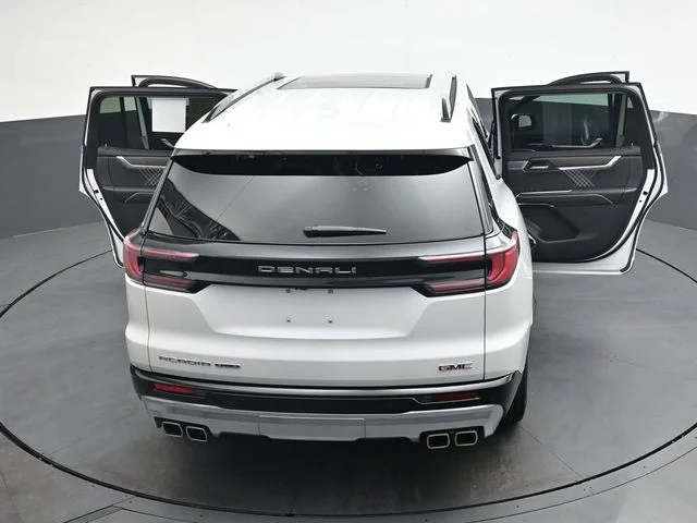 Used 2025 White GMC Denali image 39