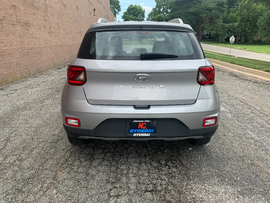 Used 2025 Shimmering Silver Hyundai SEL image 4