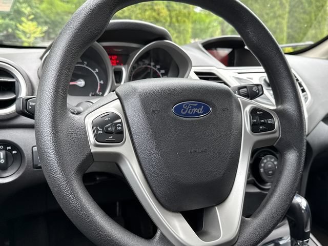 Used 2013 Ingot Silver Metallic Ford SE image 14