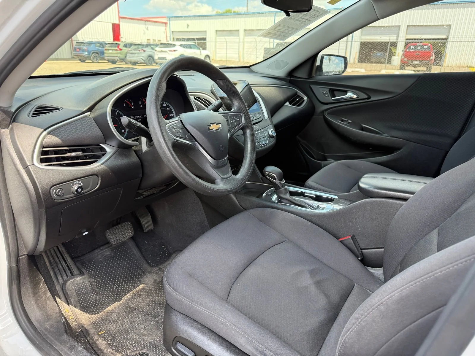 Used 2022 White Chevrolet LT image 9