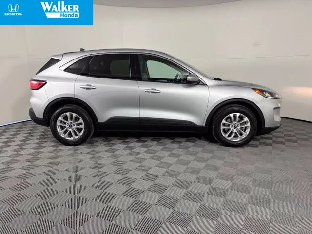 Used 2020 Ingot Silver Ford SE image 9