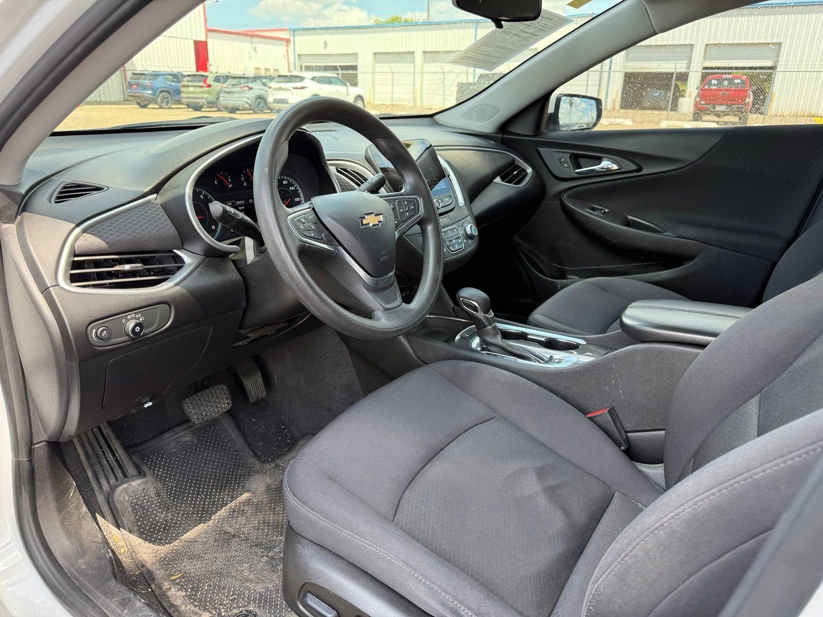 Used 2022 White Chevrolet LT image 9