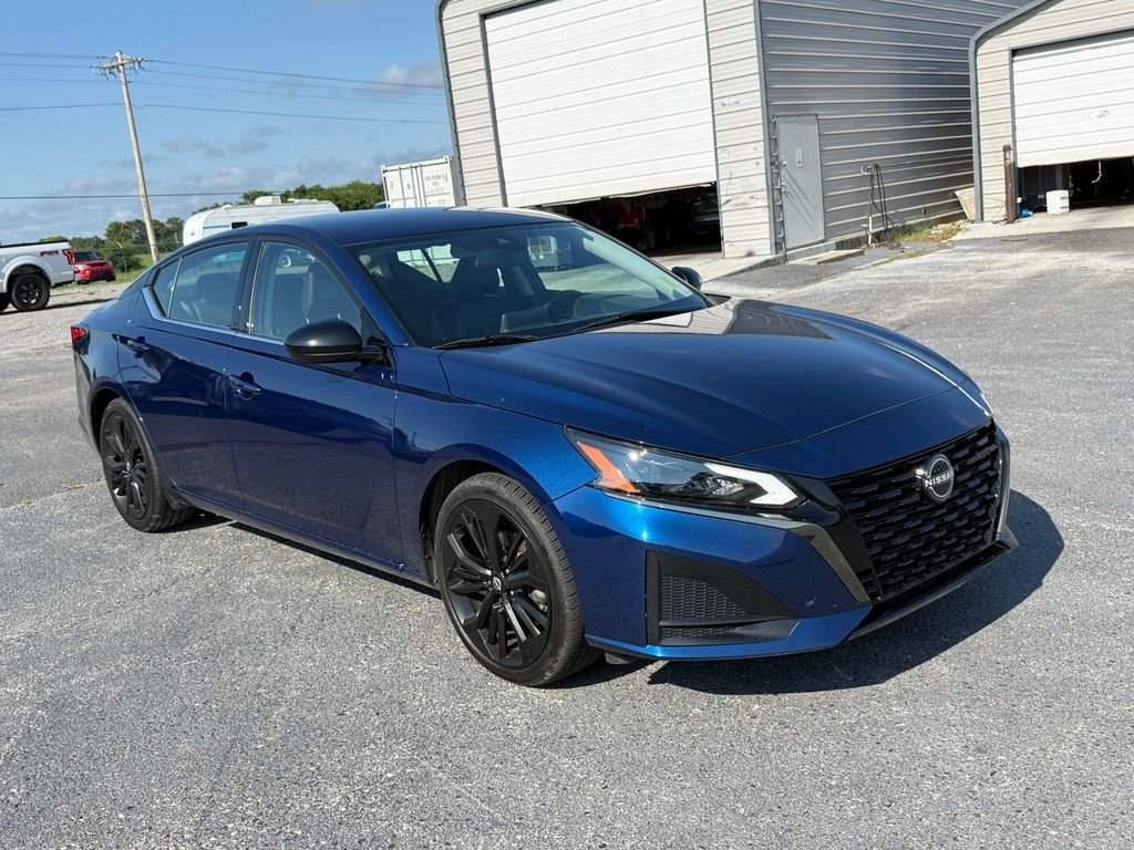 Used 2024 Blue Nissan 2.5 SR image 2