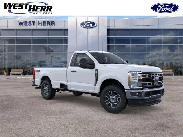 2025 Ford Super Duty F-350® XLT