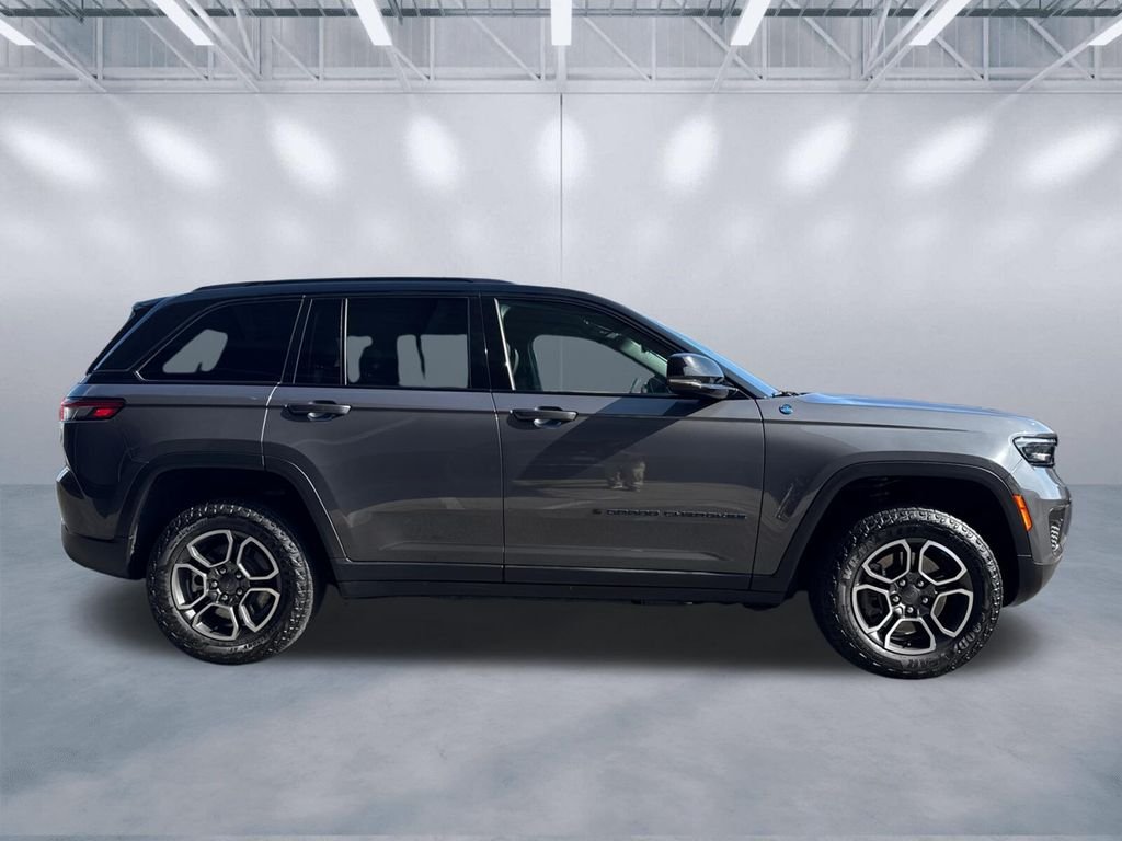 Used 2022 Gray Jeep Trailhawk 4xe image 3