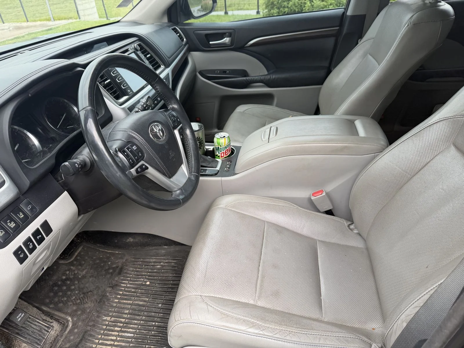 Used 2014 Black Toyota Limited Platinum V6 image 5