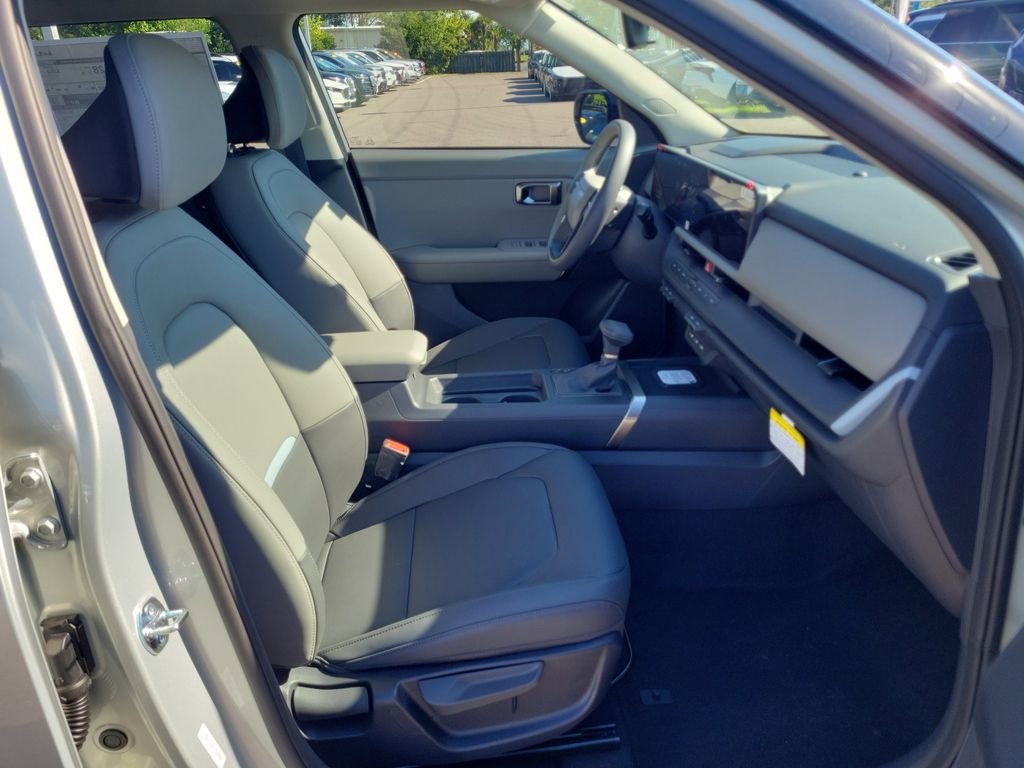 New 2027 Silver Kia EX image 7