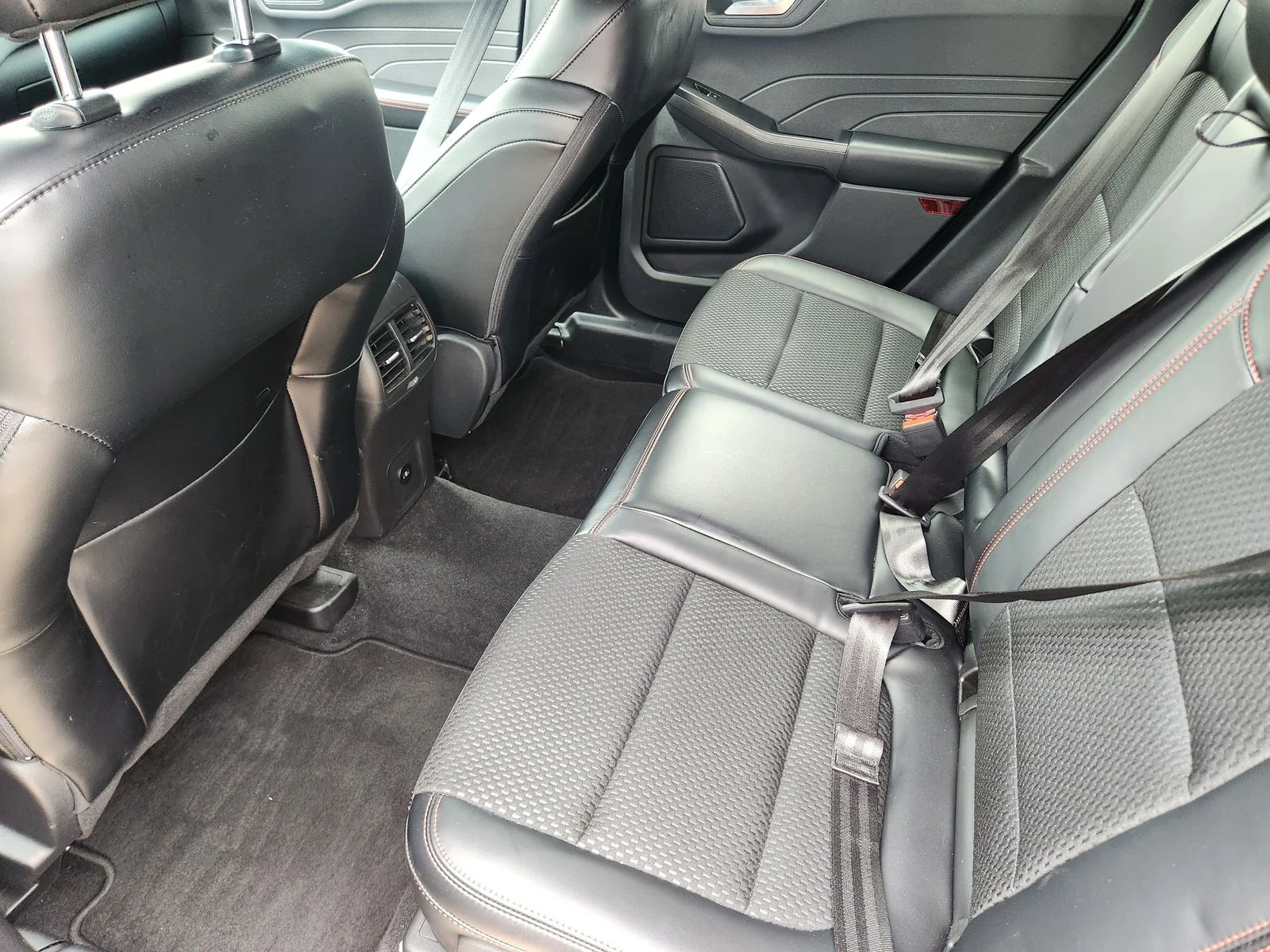 Used 2024 Gray Ford ST-Line image 29