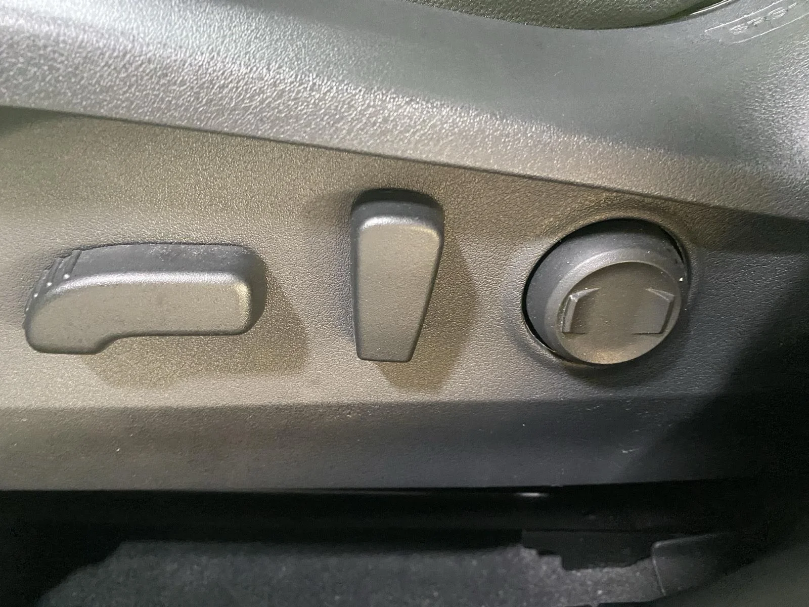 Used 2024 Crystal White Pearl Subaru Onyx Edition image 24