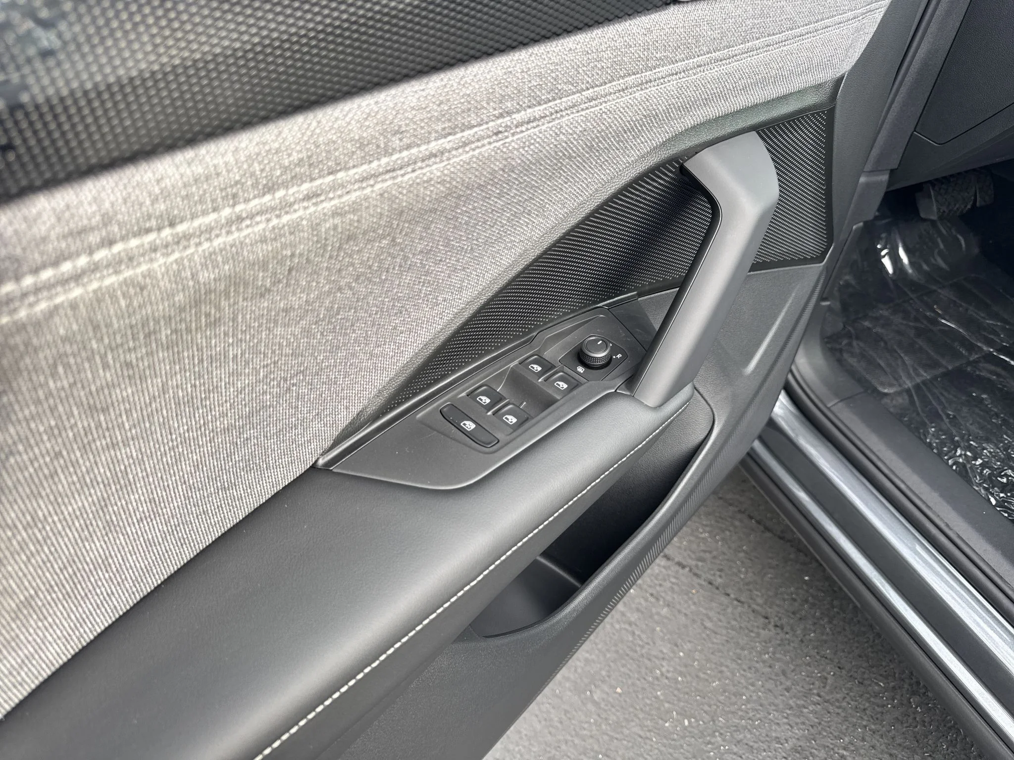 New 2026 Platinum Gray Metallic Volkswagen S image 13