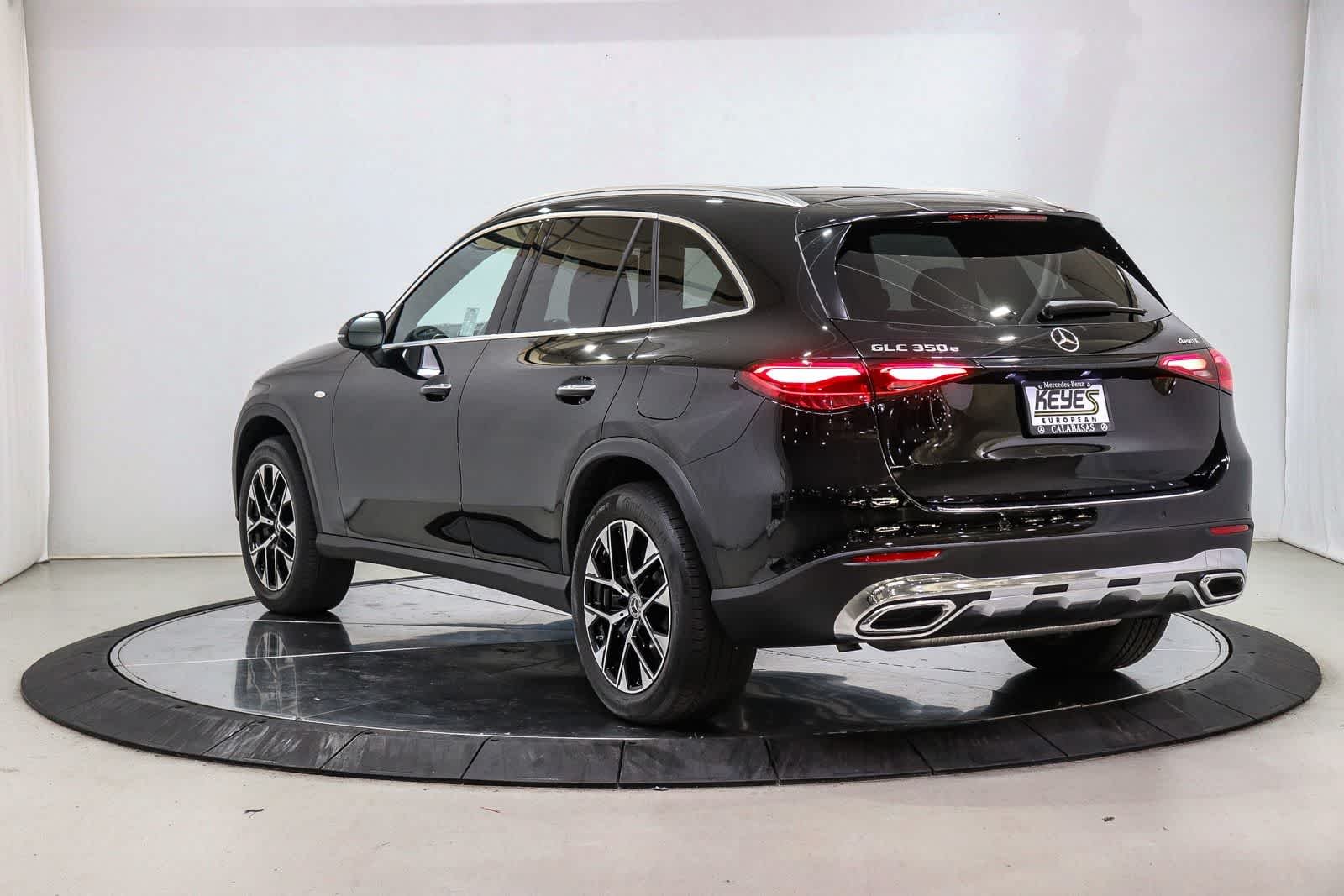 Used 2025 Black Mercedes-Benz GLC 350e image 2