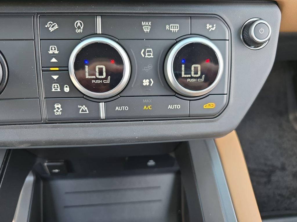 New 2026 Carpathian Grey Land Rover X-Dynamic SE image 25