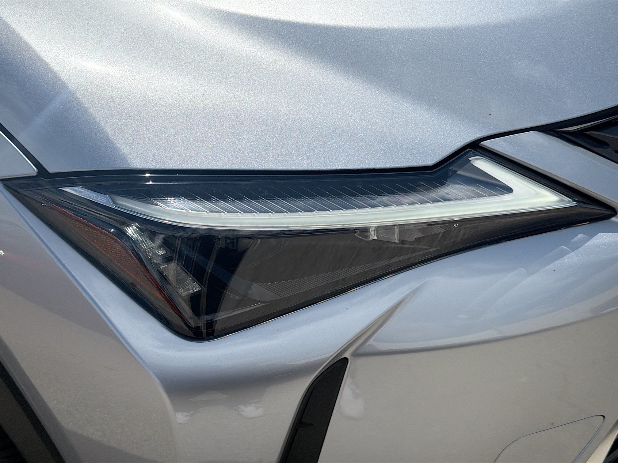 Used 2025 Iridium Lexus UX 300h image 32