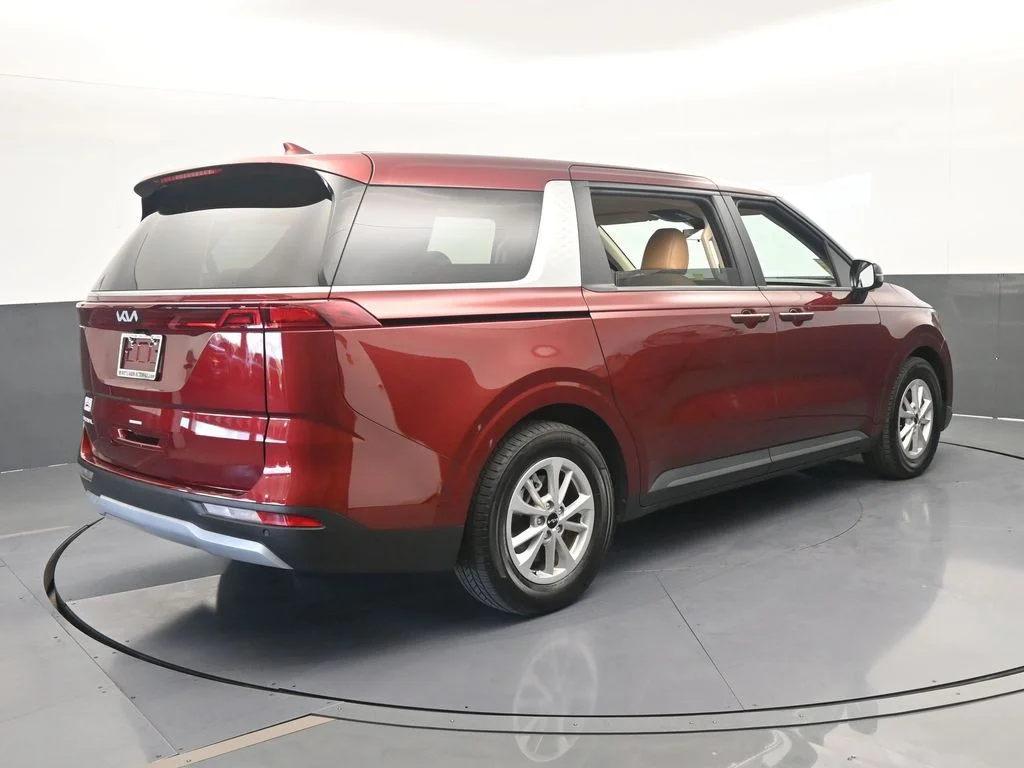 Used 2024 Flare Red Kia LX image 5
