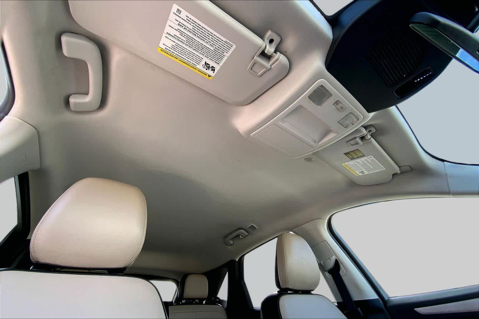 Used 2022 Star White Metallic Tri-Coat Ford SEL image 13
