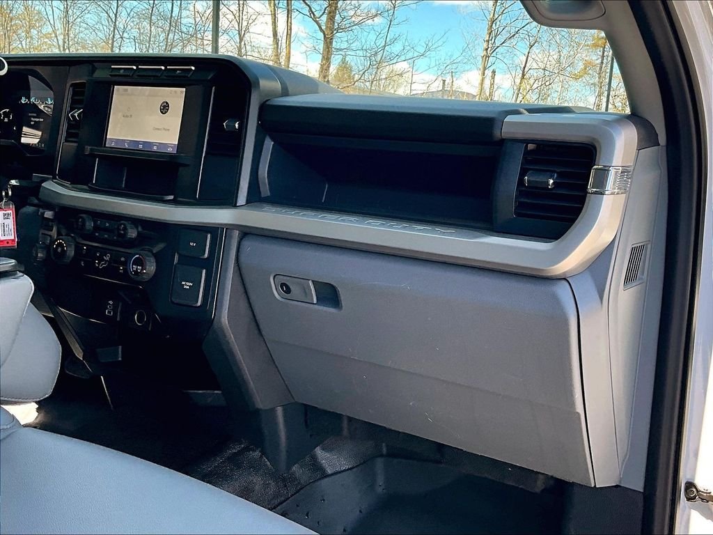 Used 2024 Oxford White Ford XL image 13