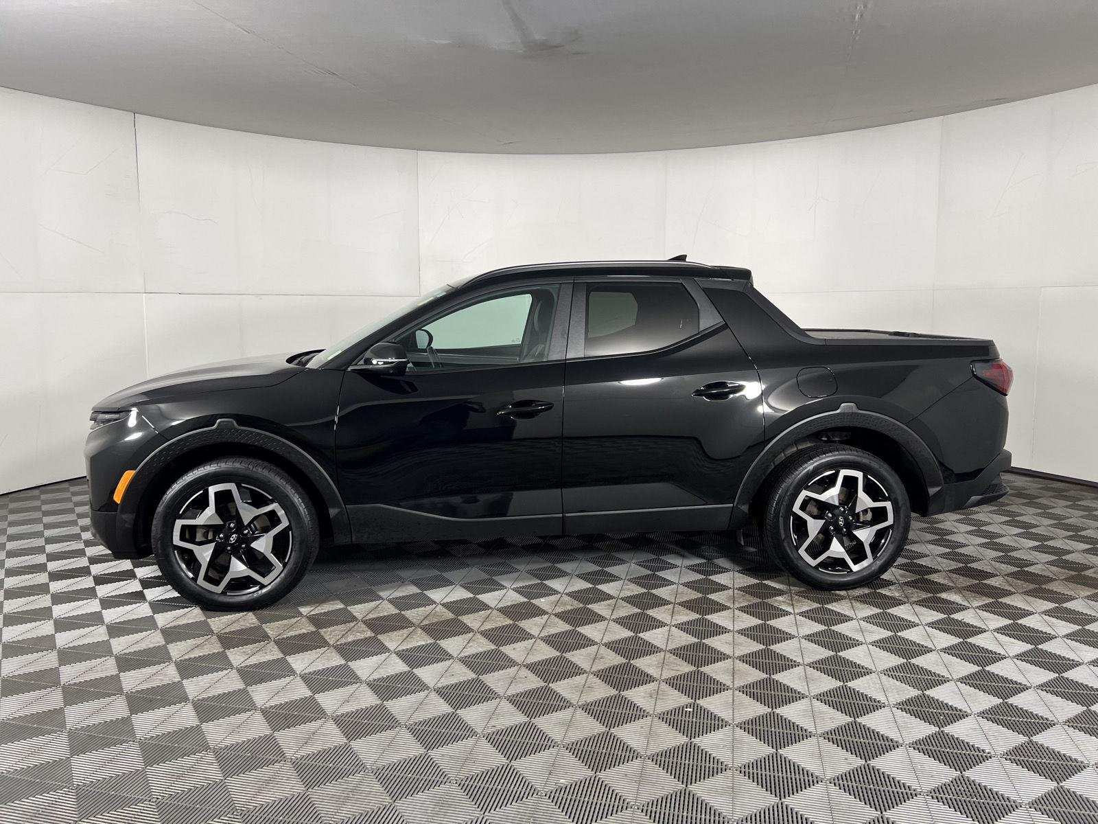 Used 2023 Phantom Black Hyundai Limited image 13