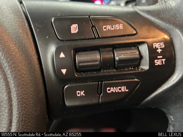 Used 2017 White Kia EX image 29