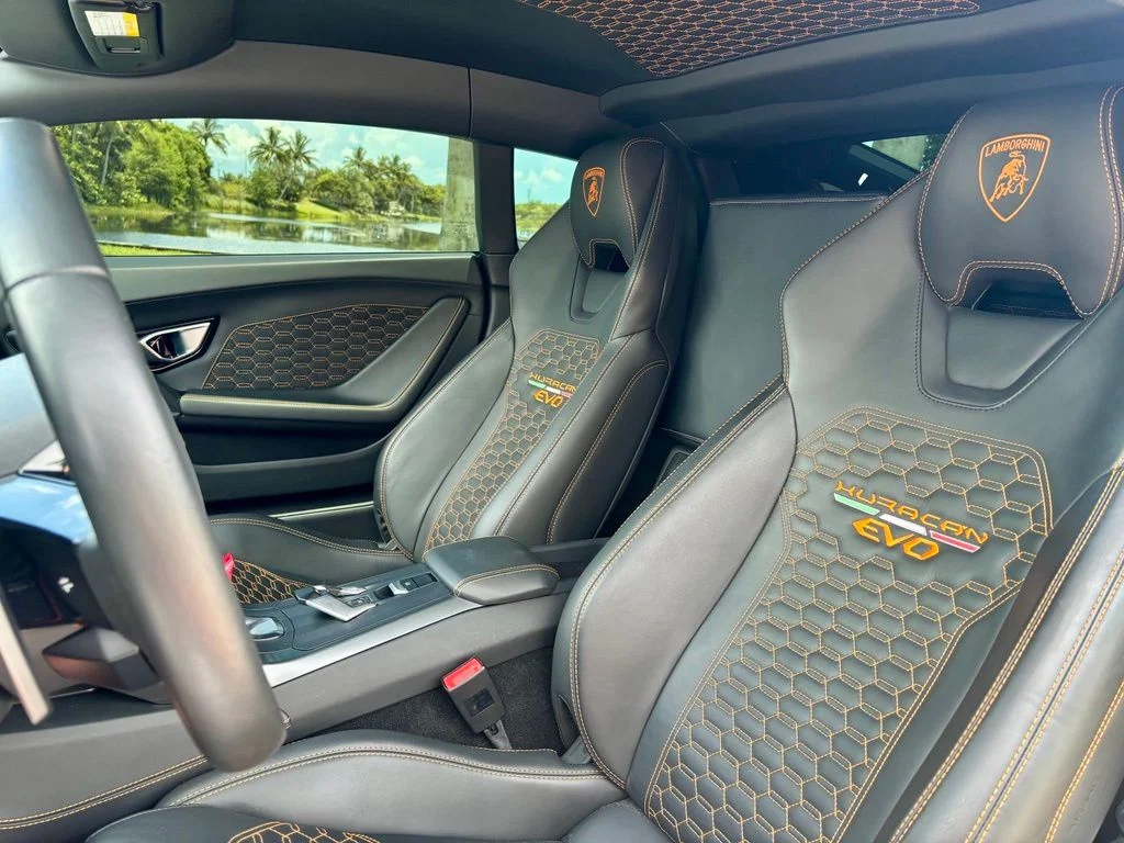 Used 2020 Grigio Nimbus Metallic Lamborghini  image 2