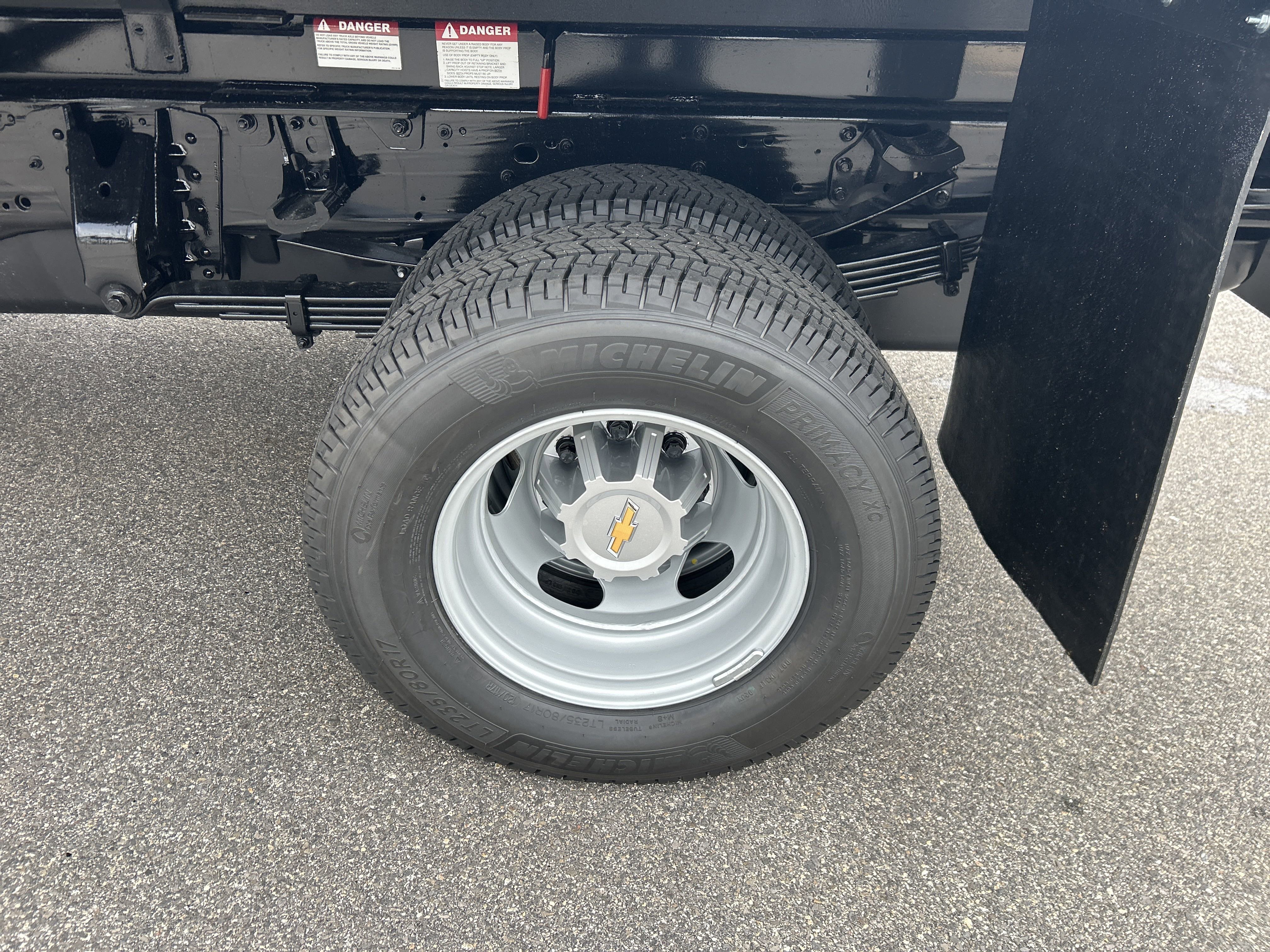 New 2025 Summit White Chevrolet Work Truck image 5